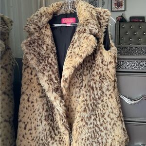 Catherines Faux Fur Leopard-Print Vest in Tan